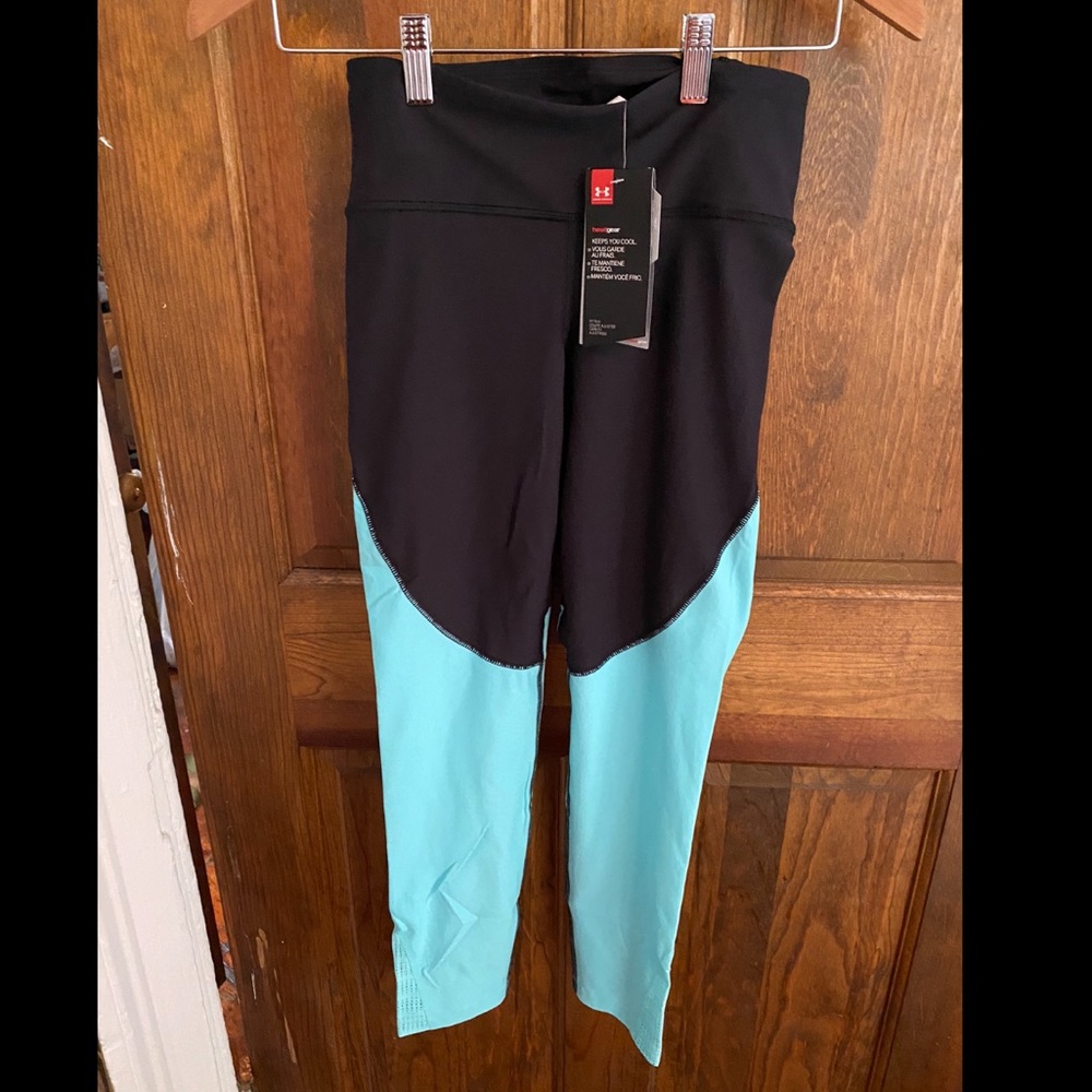 Under Armor crop leggings
